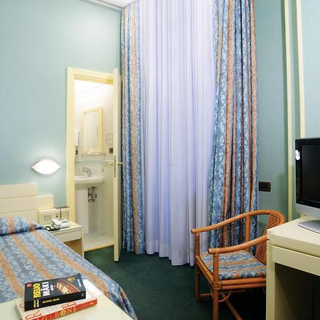 Hotel Patria Rome Bagian luar foto
