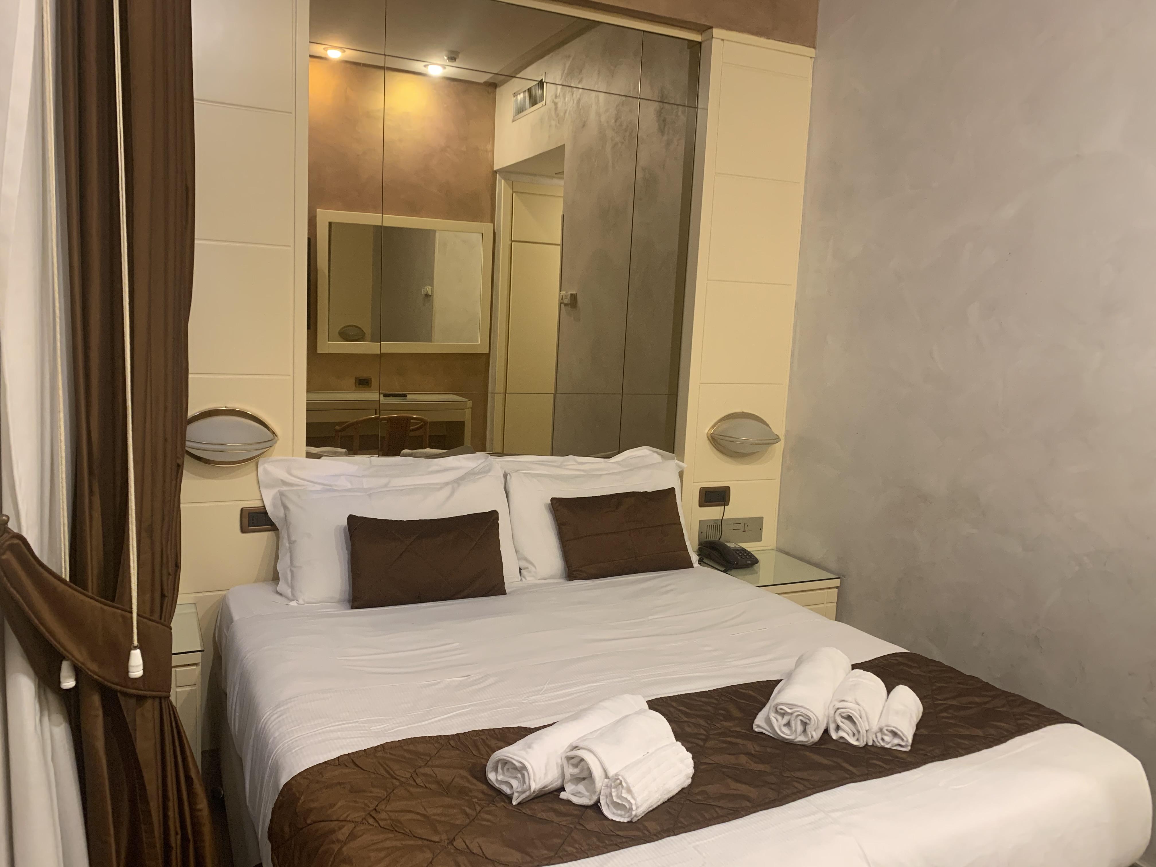 Hotel Patria Rome Bagian luar foto