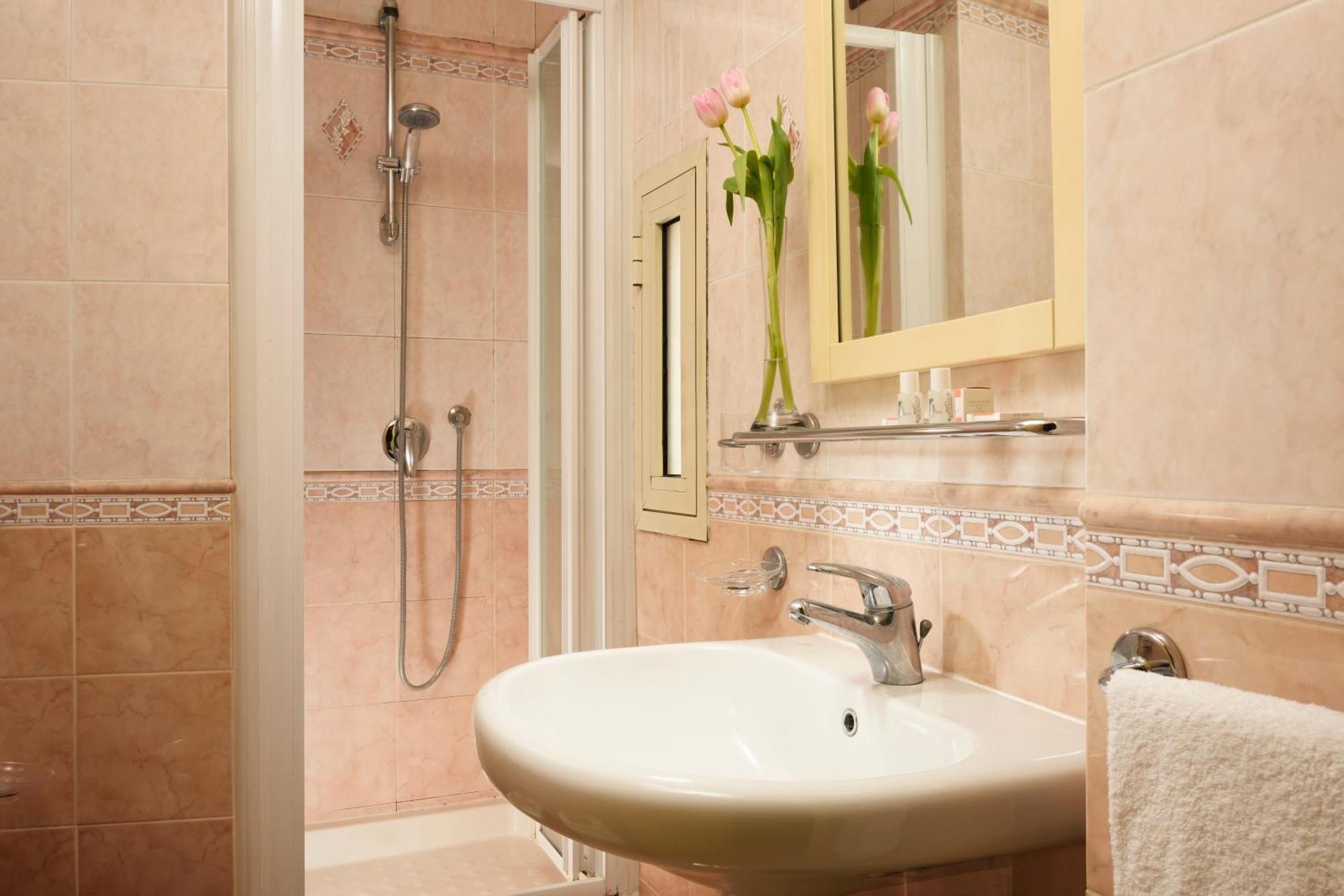 Hotel Patria Rome Bagian luar foto