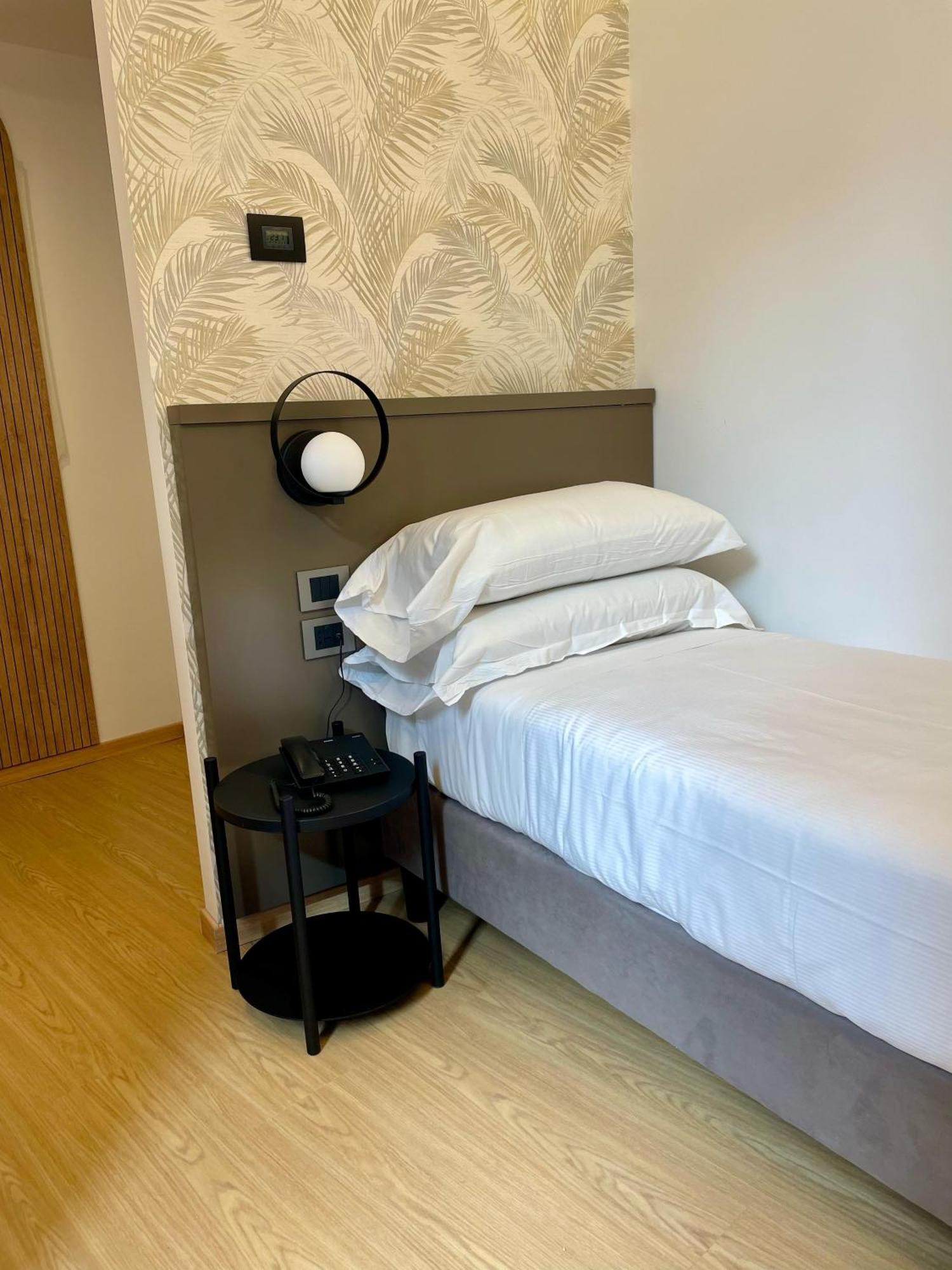 Hotel Patria Rome Bagian luar foto