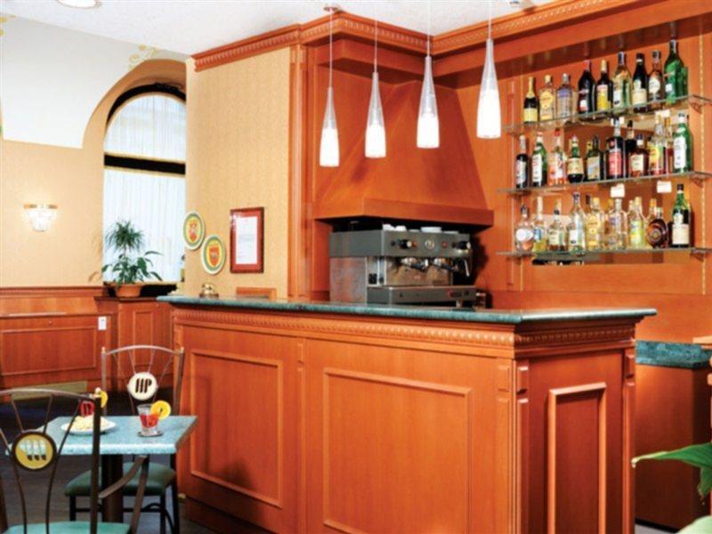 Hotel Patria Rome Bagian luar foto