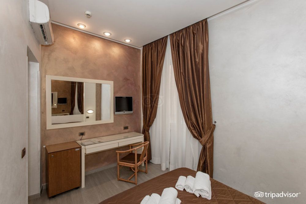 Hotel Patria Rome Bagian luar foto